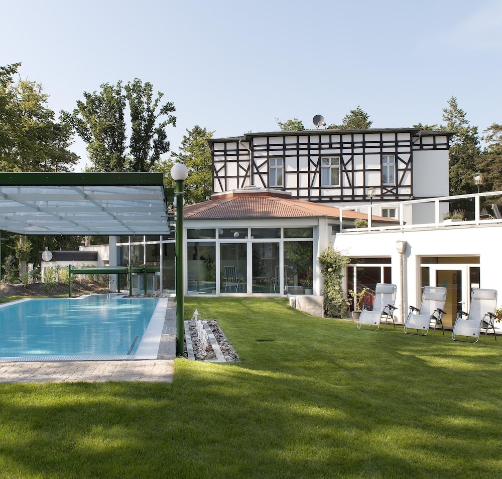 Zingst - Best Western Plus Ostseehotel Waldschloesschen