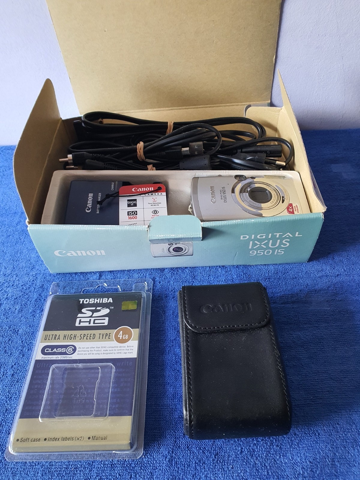 CANON DIGITAL IXUS 950IS COMPACT CAMERA 8.0MP 4x OPTICAL ZOOM IMAGE STABILIZER