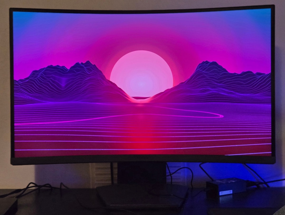 LG UltraGear 27GS60QC 27" 1440p 180Hz Curved Gaming Monitor - Excellent, Boxed