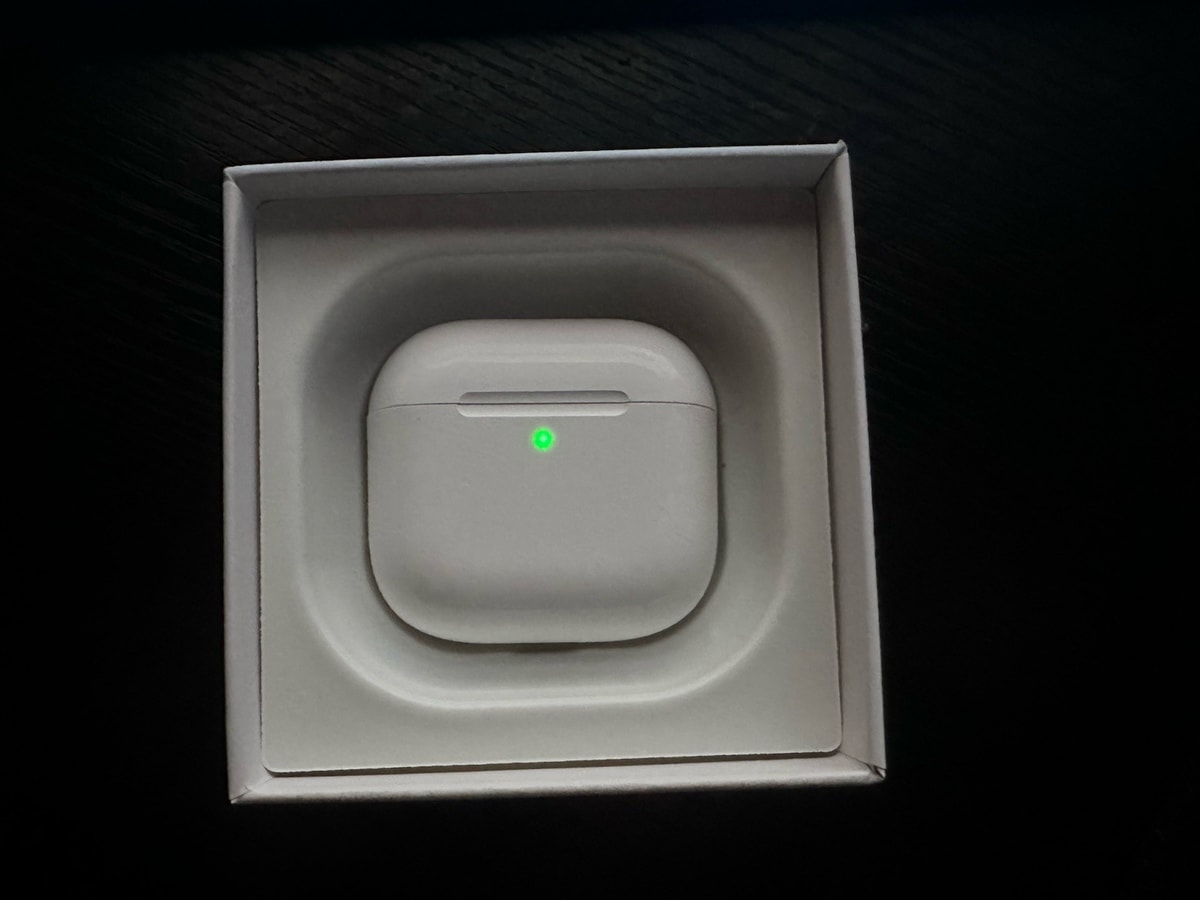 Apple AirPods 4th Gen – Fully Working – Reset – Clean – Ready to Pair