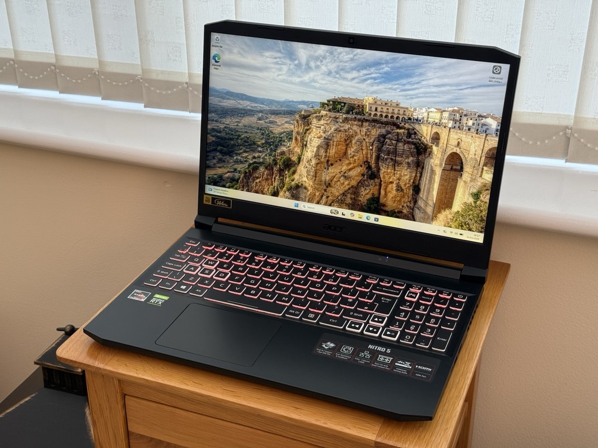 Acer Nitro 5 AN515-45 15.6" Gaming Ryzen 5 5600H, RTX 3060, 16GB RAM, 512GB SSD