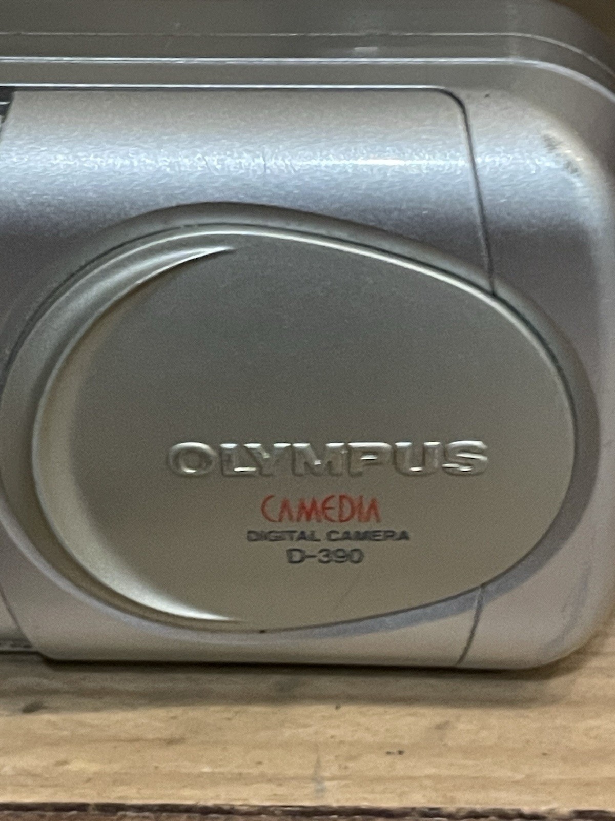 Olympus Camedia D-390 Digital Camera Silver With Case