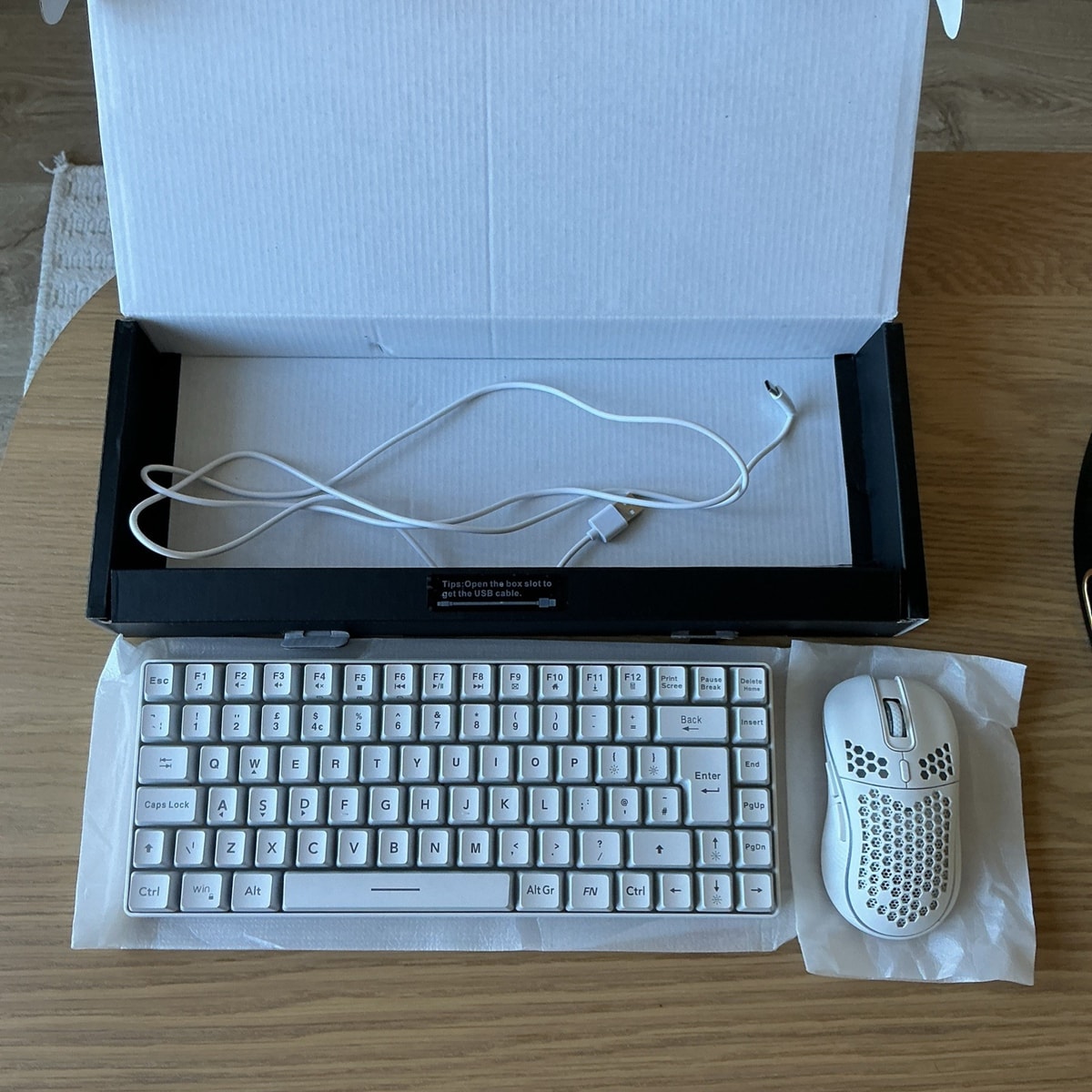 RedThunder K84 Wireless Gaming Keyboard and Mouse In White Brand New In Box