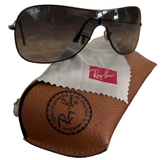 Ray-Ban unisex Sunglasses Black Metal Frame Gradient Tinted Lenses
