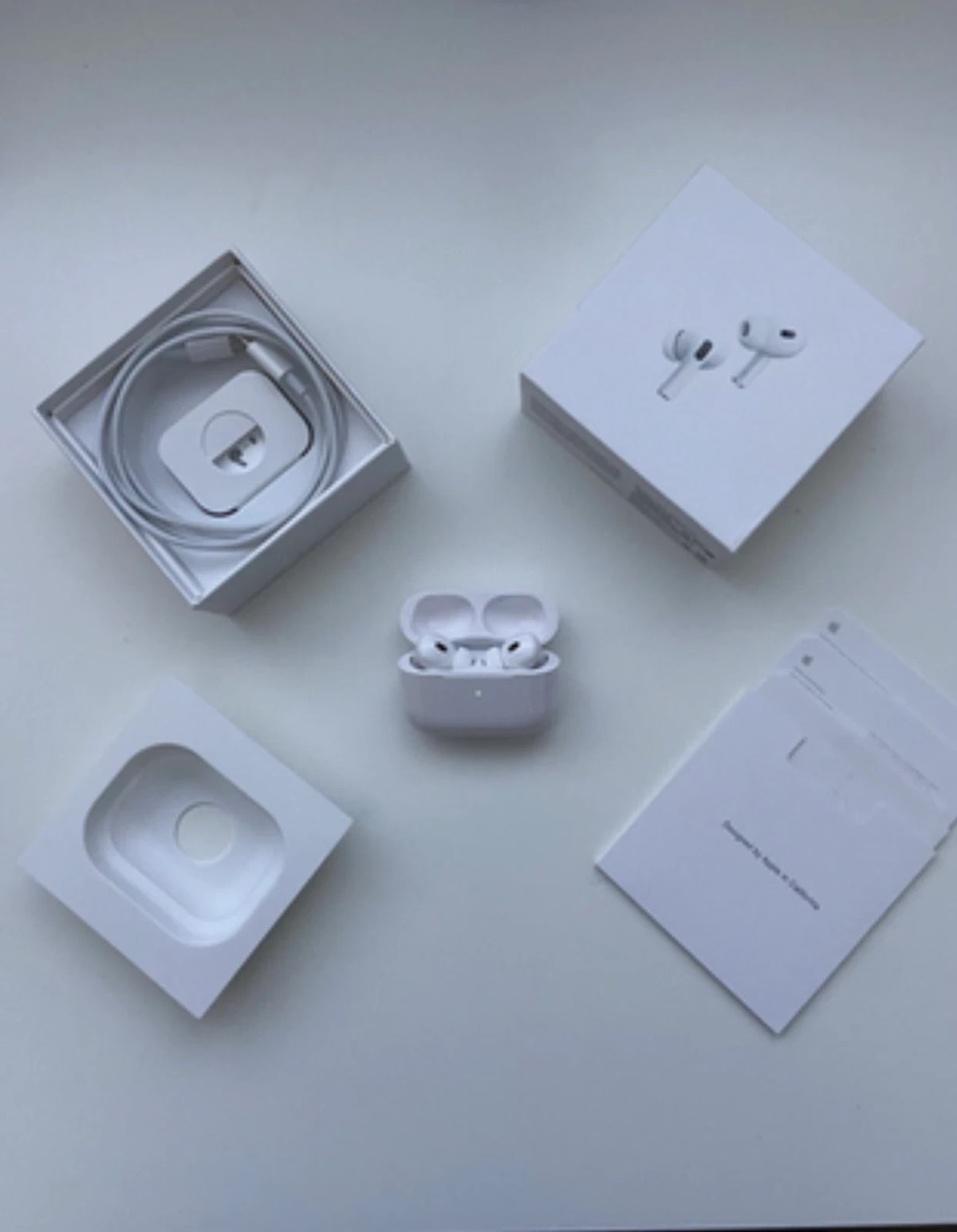 Damaged Box Apple AirPods Pro 2nd Generation Wireless Charging Case USB-C, White