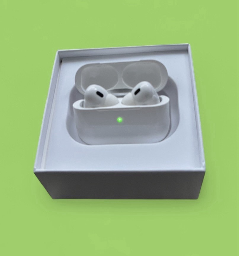 Apple AirPods 2nd Generation White Charging Case New With Box