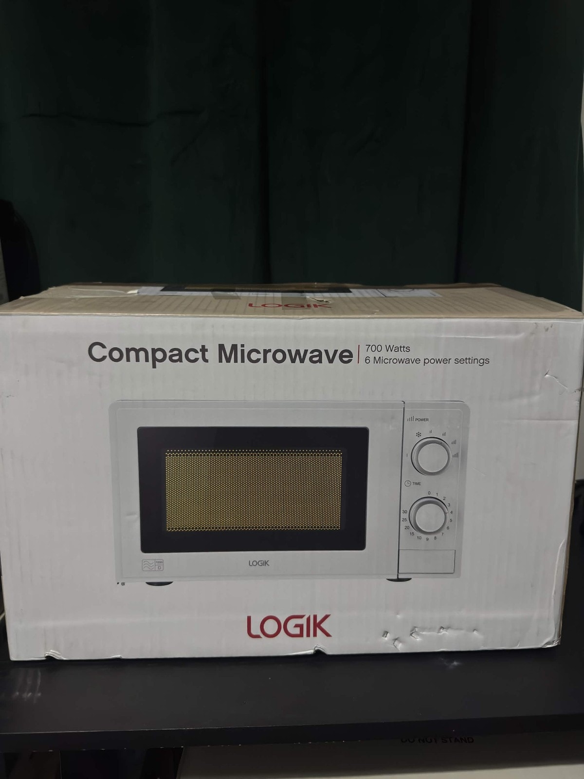 Logik LMW24 Compact Solo Microwave Oven with 6 Power Levels 700w 15L White