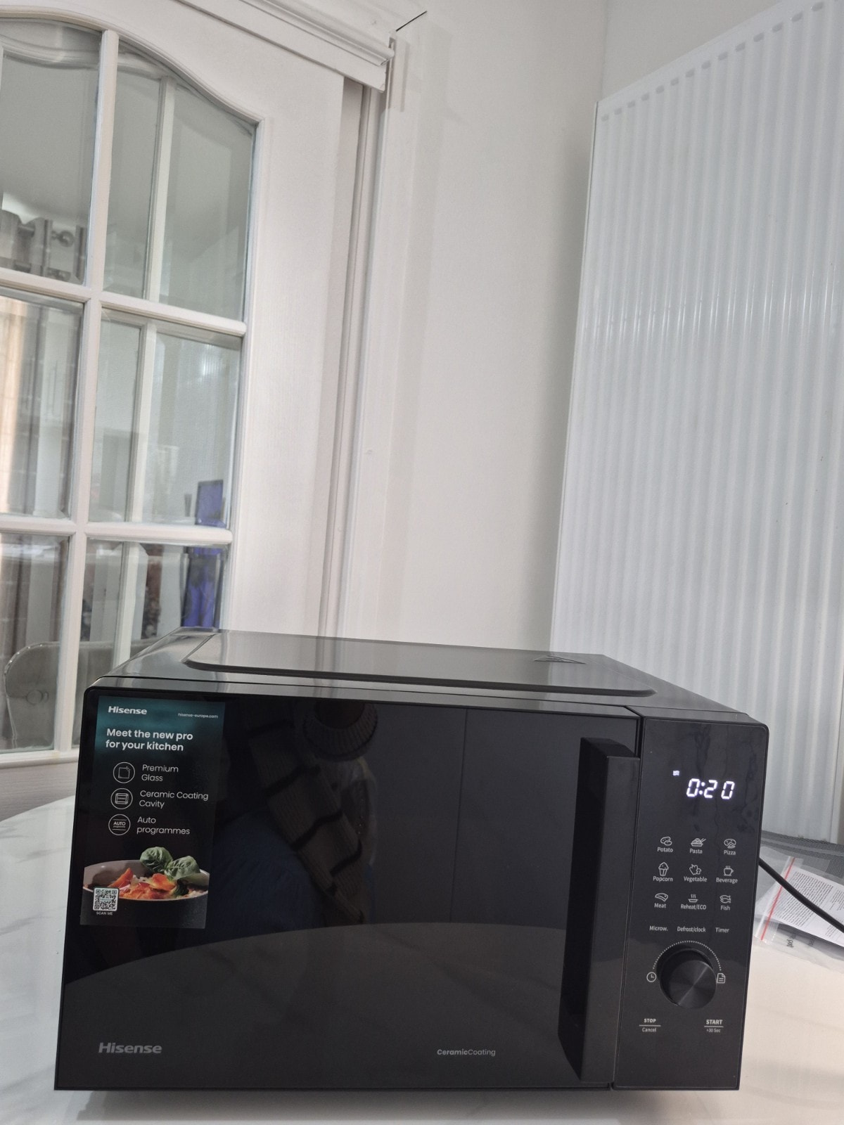 Hisense H25MOBS7HUK Microwave Oven 900W Black, 25L, Freestanding LED Display