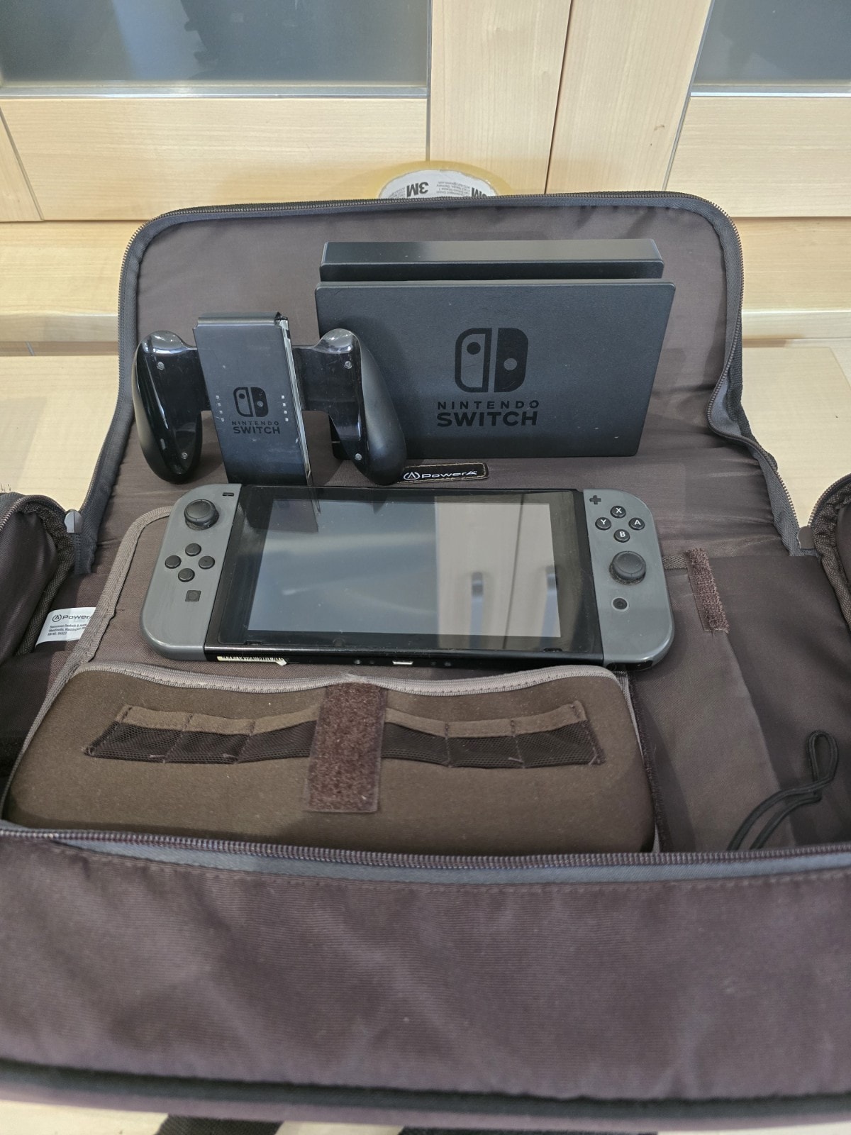 Nintendo Switch 32GB Grey, Case, dock station Bundle, 256GB SD. Good Condition.