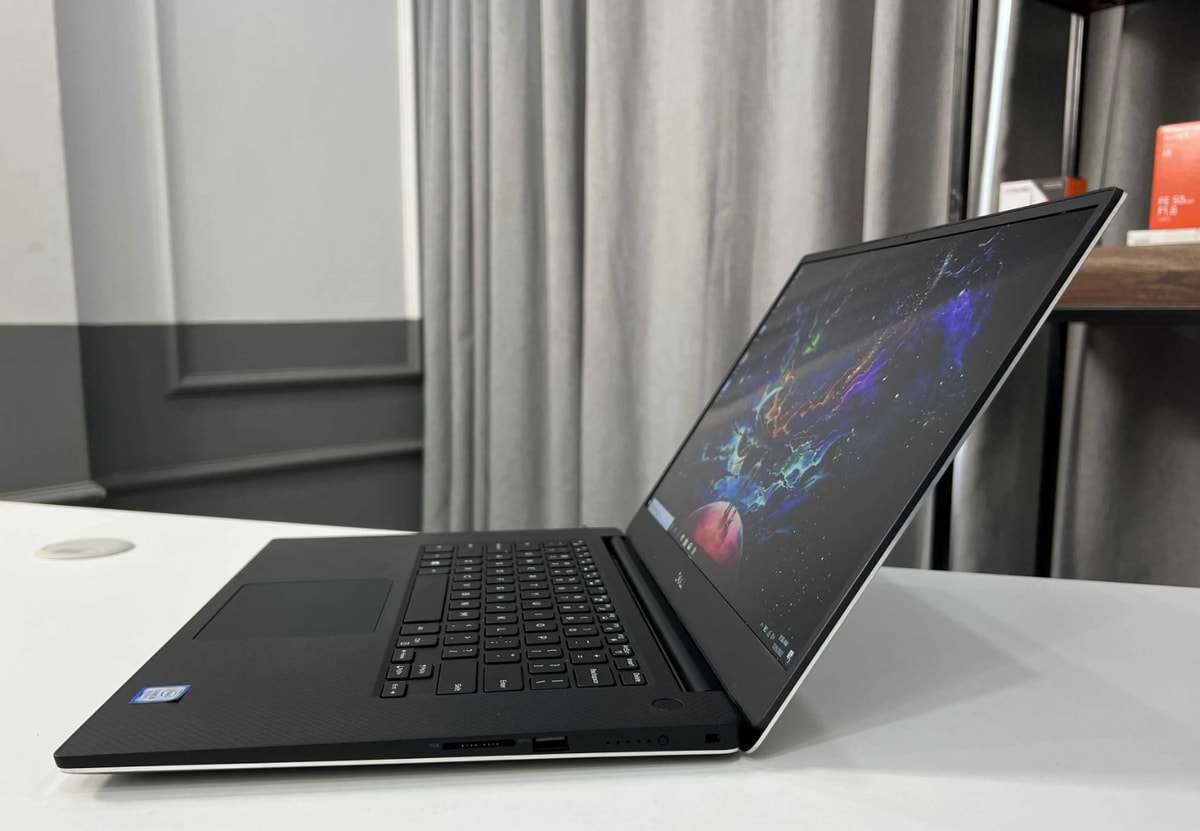 WILL TAKE £849 DELL Gaming Laptop 15.6" i9 64GB RAM 1TB SSD Nvidia 4GB .