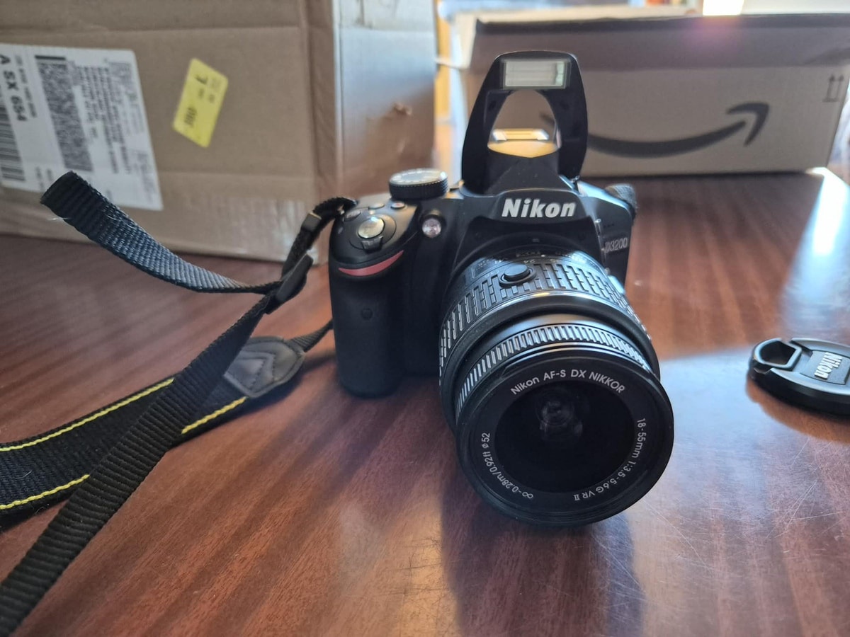 Nikon D3200 24.2MP DSLR Camera + 18-55mm Lens Kit