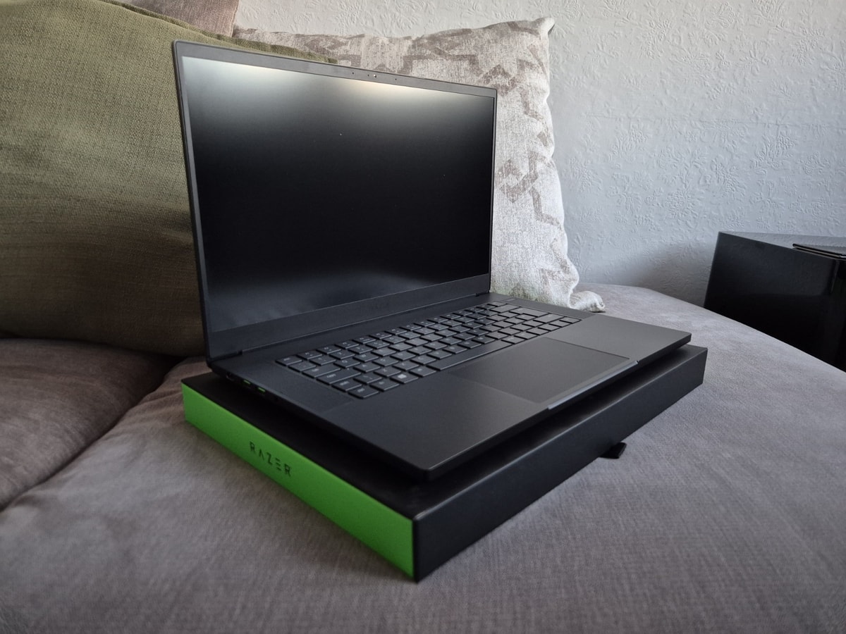Razer Blade 15 Laptop - 2018 - I7 - 16GB Ram - Nvidia 1060 MaxQ