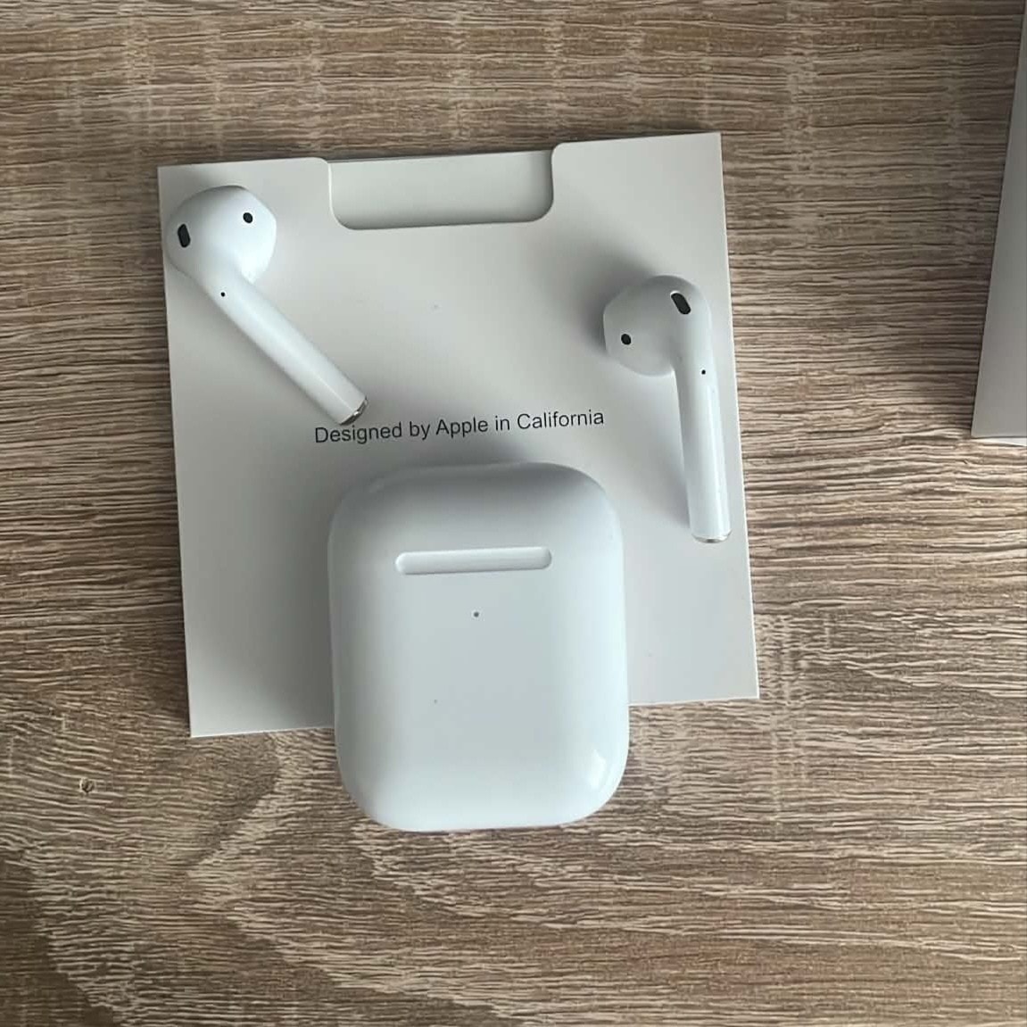Apple Airpods 2nd Gen Bluetooth Wireless Earphones with Charging Case