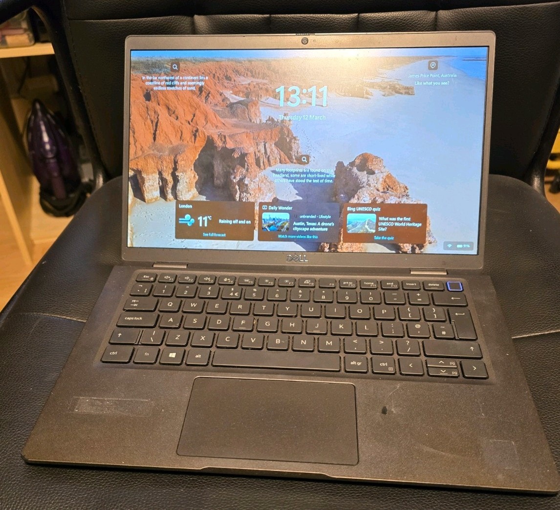 Dell Latitude 7320 13.3" 11th Gen Intel Core i5-1135G7 8GB RAM 256GB NVMe Win 11