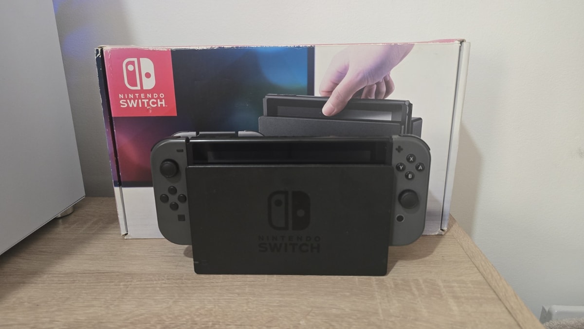 Nintendo Switch Console - Grey - 32GB *ORIGINAL BOX*