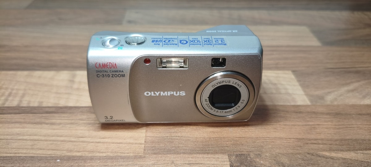Olympus Camedia C-310 Zoom Compact Digital Camera 3.2MP Tested Working