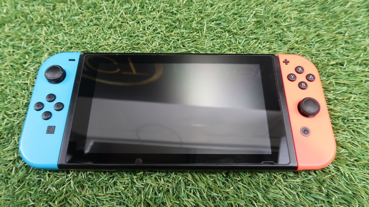 NINTENDO SWITCH CONSOLE HAC-001 32GB - RED AND BLUE -(No Charger)