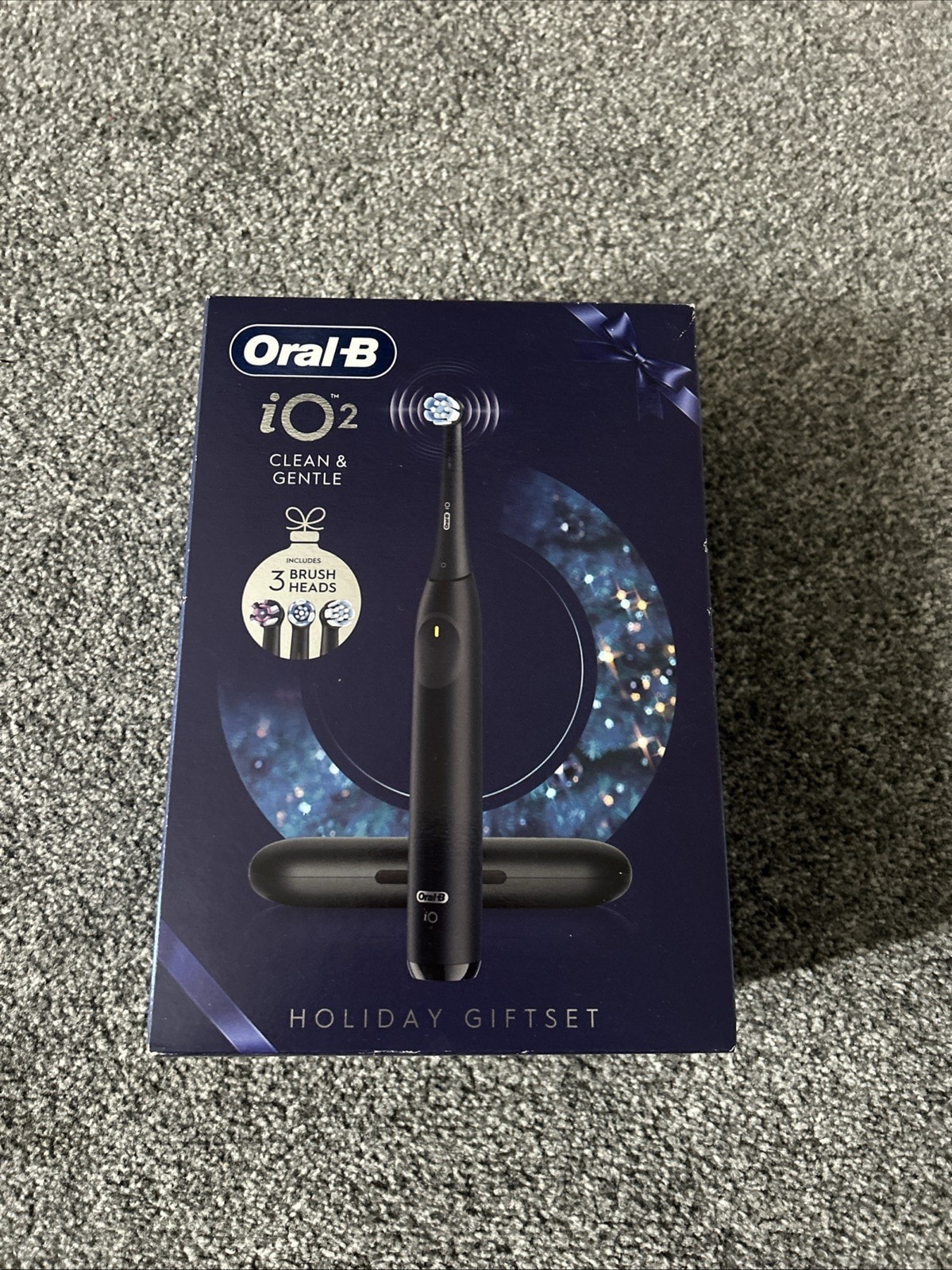Oral-B iO2 Electric Toothbrush Clean & Gentle Holiday Gift Set – New Sealed