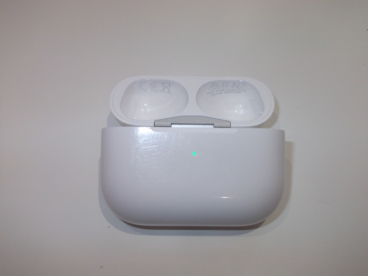 Genuine Original Apple AirPods Pro 2nd Generation A2968 Charging Case - USB C