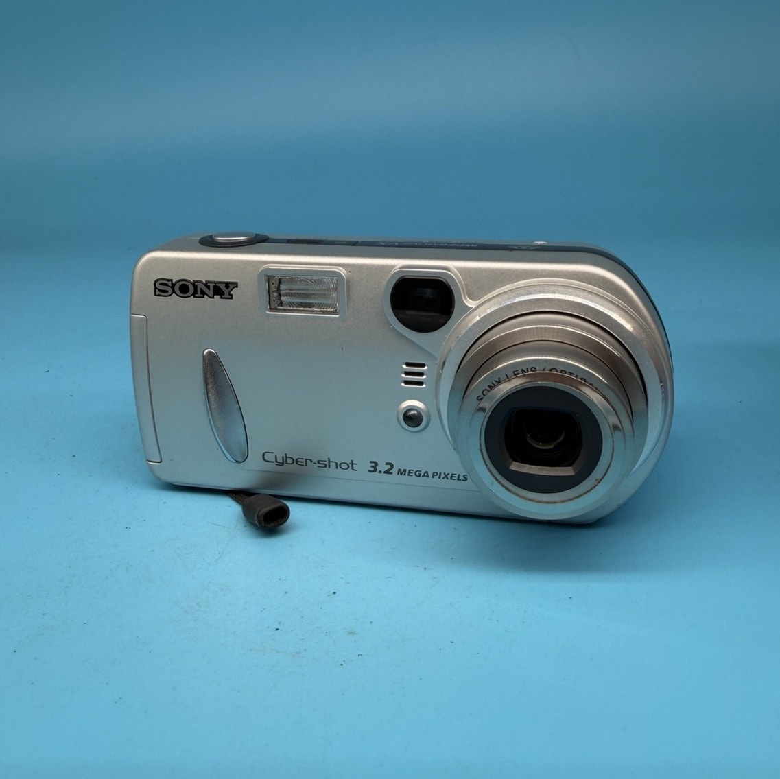 Sony Cybershot DSC-P72 3.2MP Digital Camera, Silver - Tested