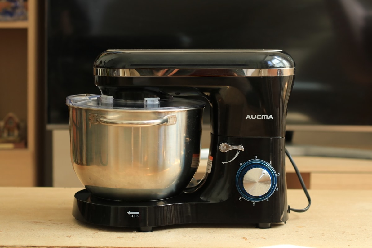 Aucma Stand Mixer, 6.2L 1400W Tilt-Head Electric Kitchen Mixer USED ONCE Perfect