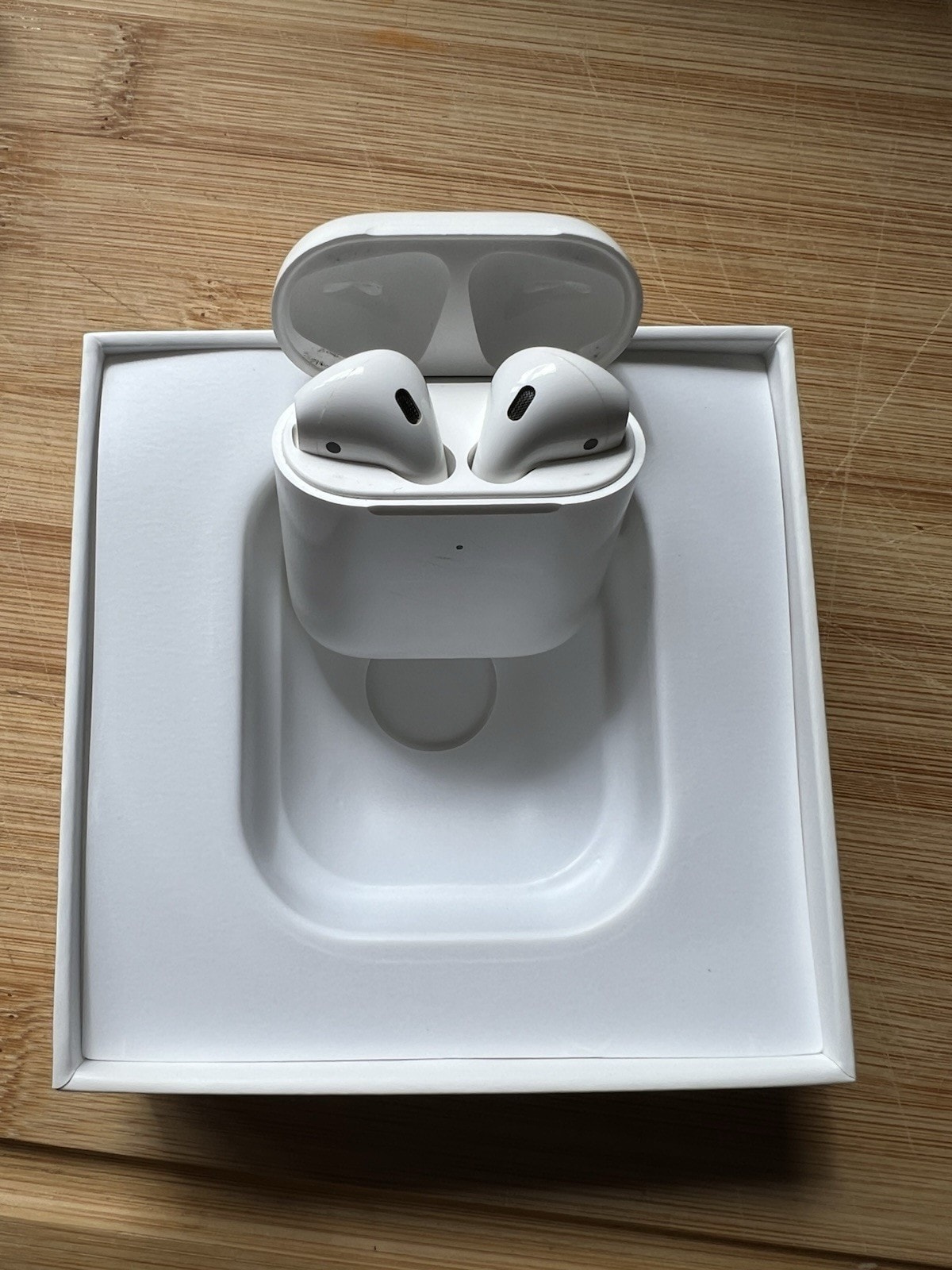 Apple AirPods genuine White Bluetooth Earphones