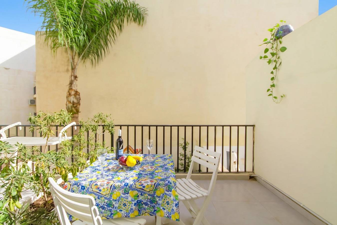 Hotell i Swieqi från 63 kr per natt