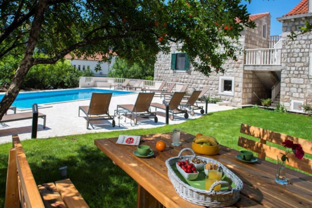 Hotell i Grad Dubrovnik från 203 kr per natt