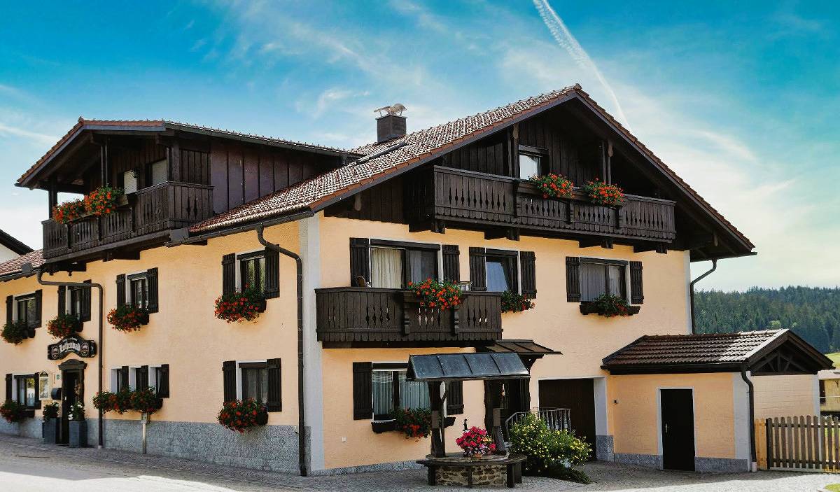 Hotell i Zwiesel från 88 kr per natt
