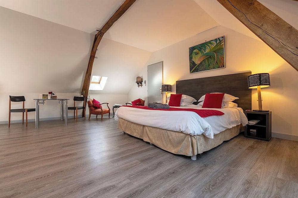 Hotell i Ajat från 112 kr per natt