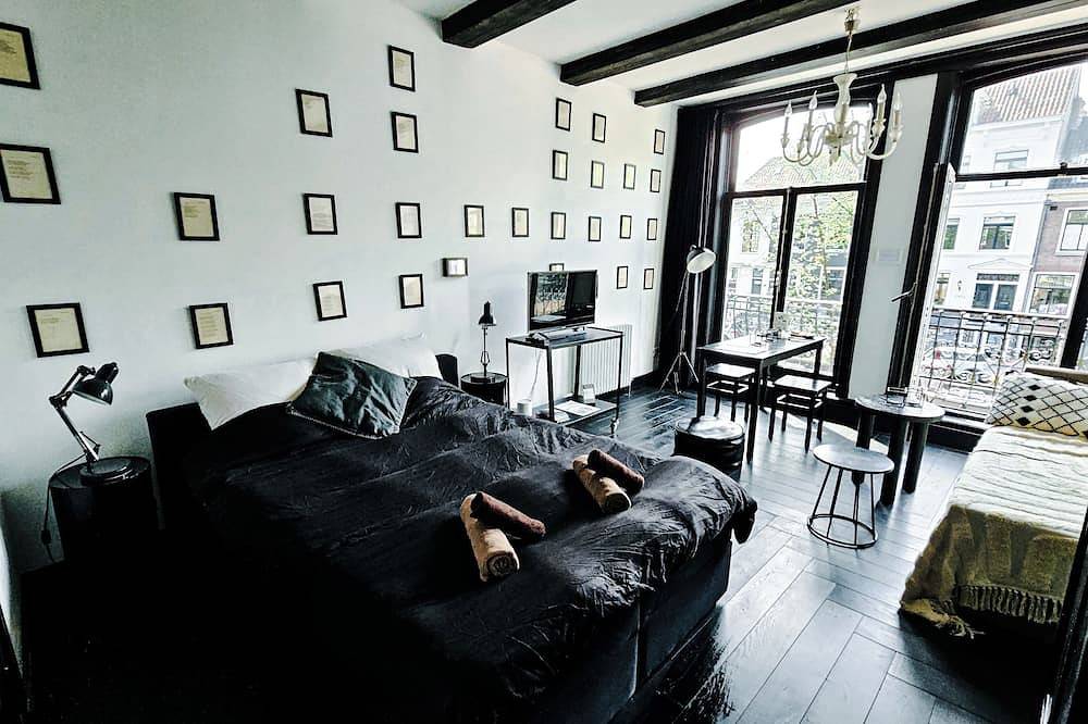 Hotell i Amsterdam från 260 kr per natt