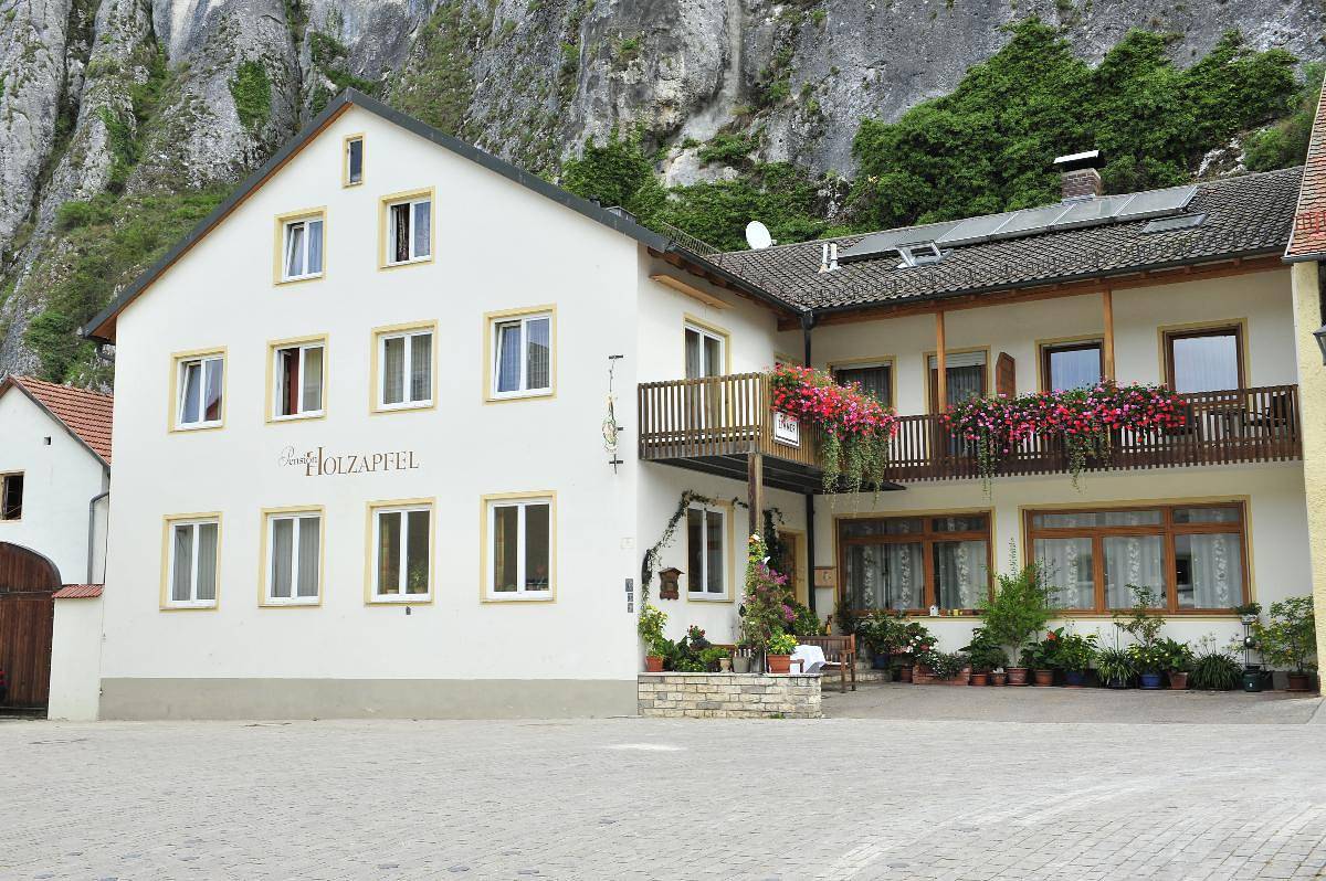 Hotell i Essing från 122 kr per natt