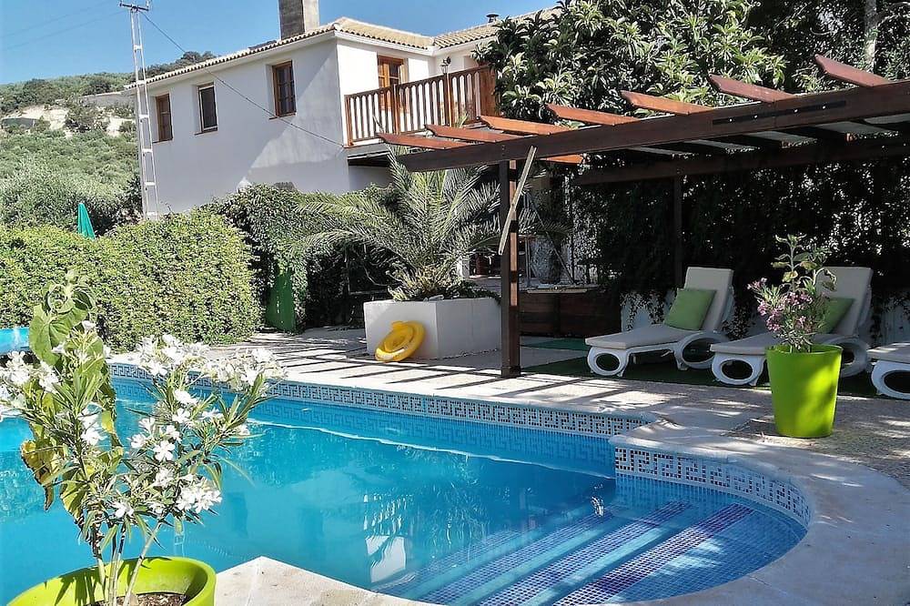 Hotell i Montefrío från 68 kr per natt