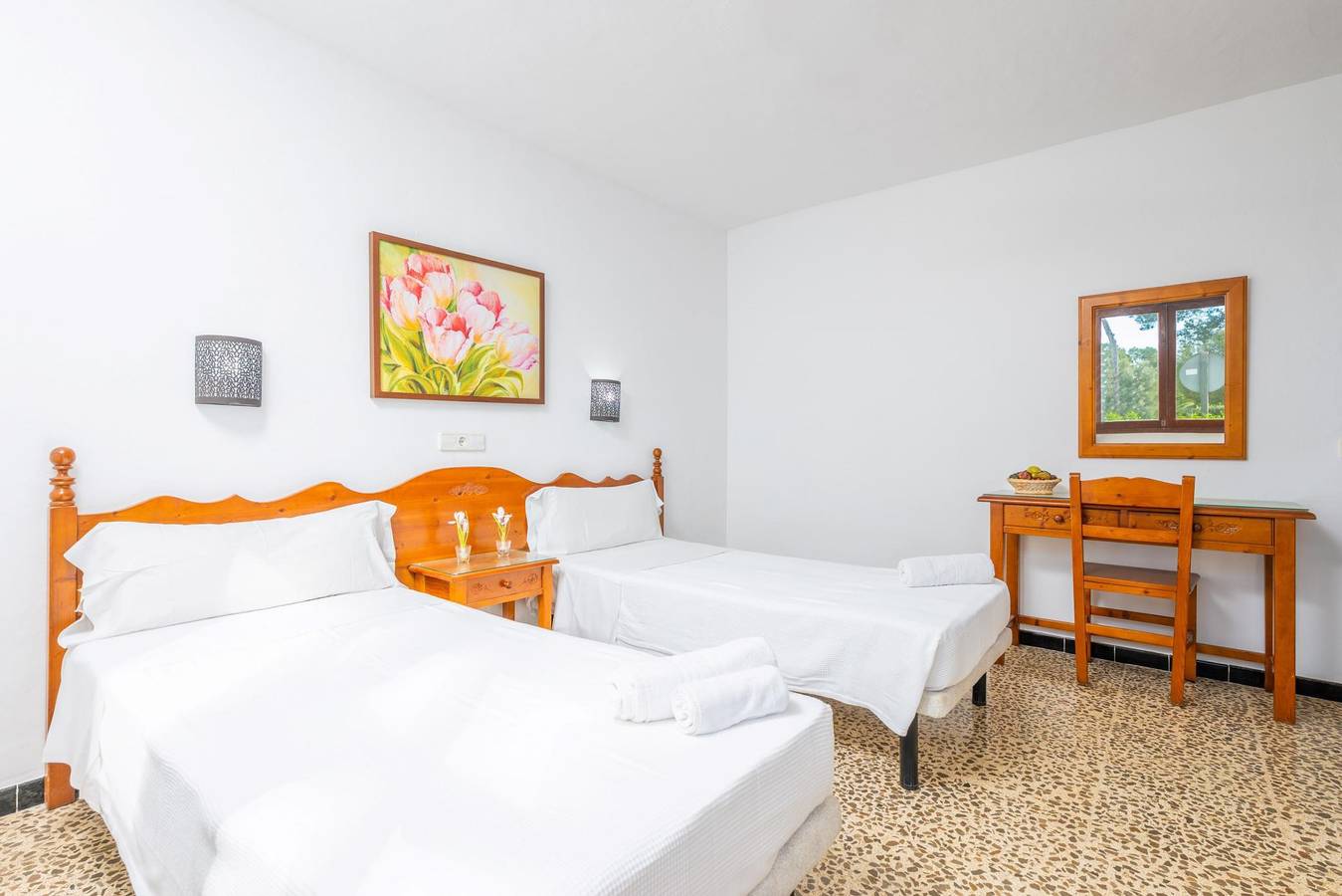 Hotell i Migjorn från 56 kr per natt