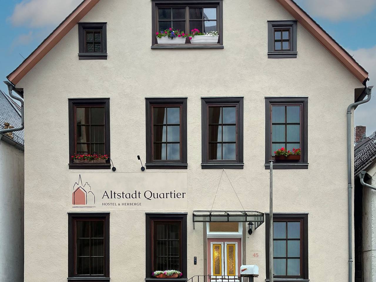 Hotell i Schotten från 56 kr per natt