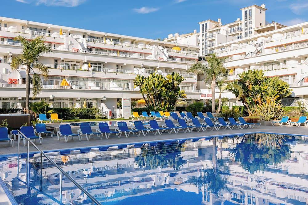 Hotell i Albufeira från 444 kr per natt