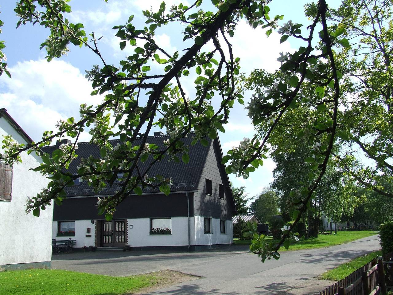 Hotell i Hellenthal från 55 kr per natt