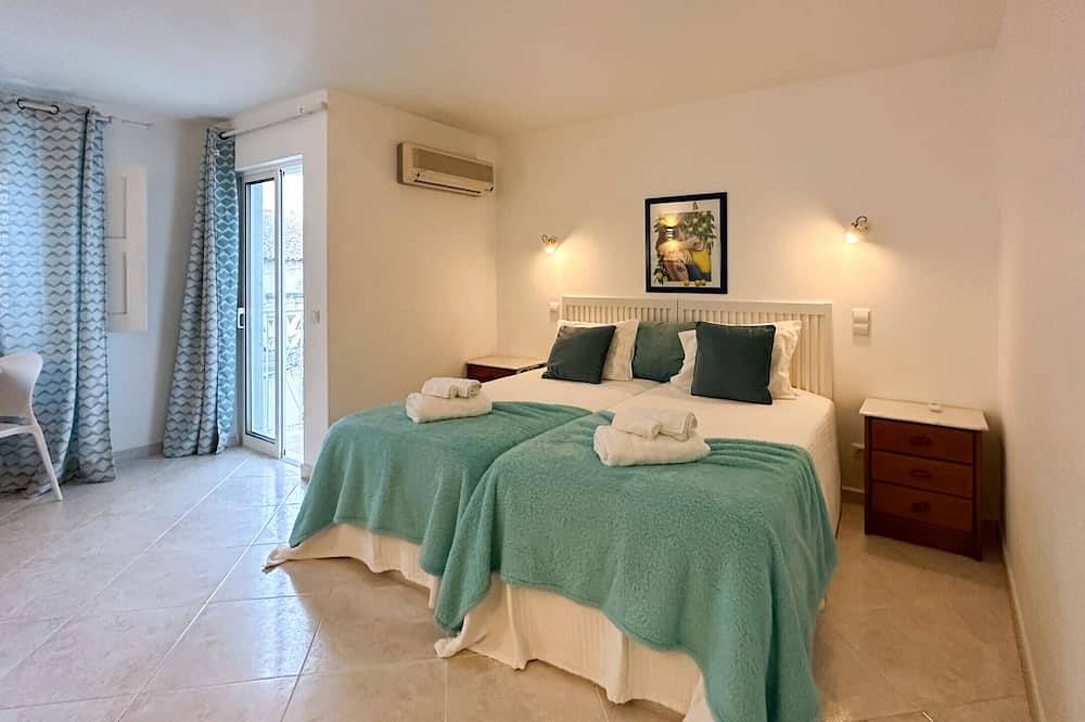 Hotell i Albufeira från 64 kr per natt