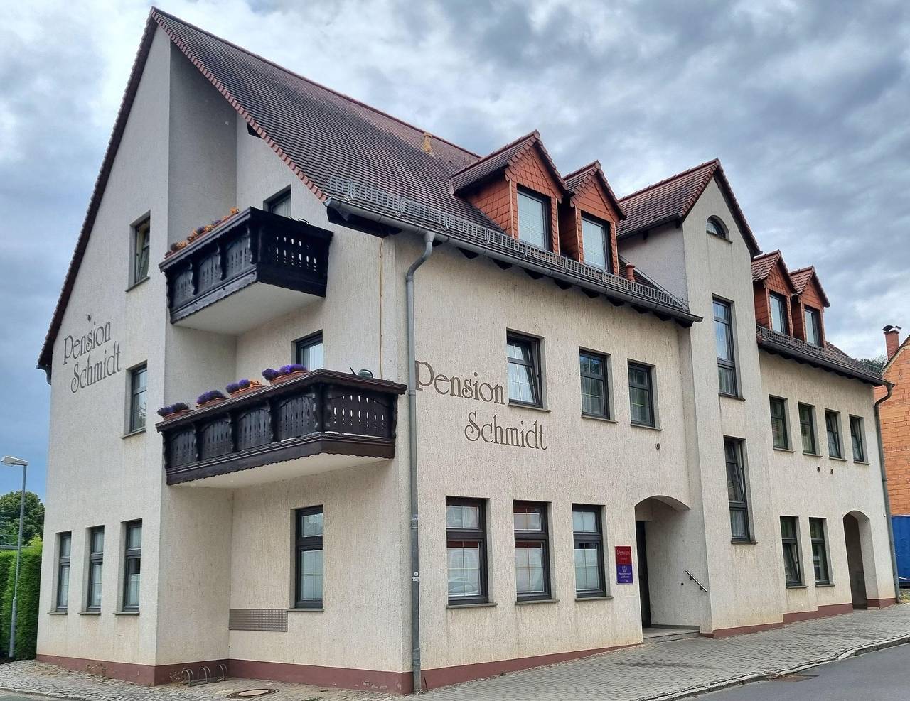 Hotell i Naumburg från 115 kr per natt