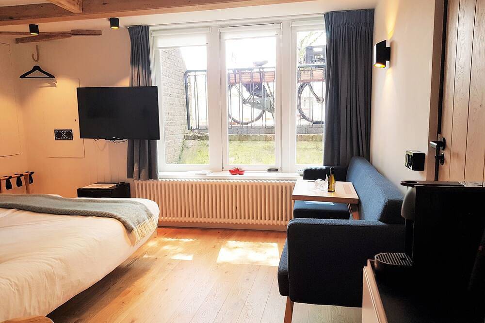 Hotell i Amsterdam från 237 kr per natt