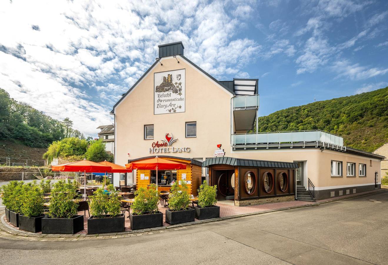 Hotell i Ahr från 155 kr per natt