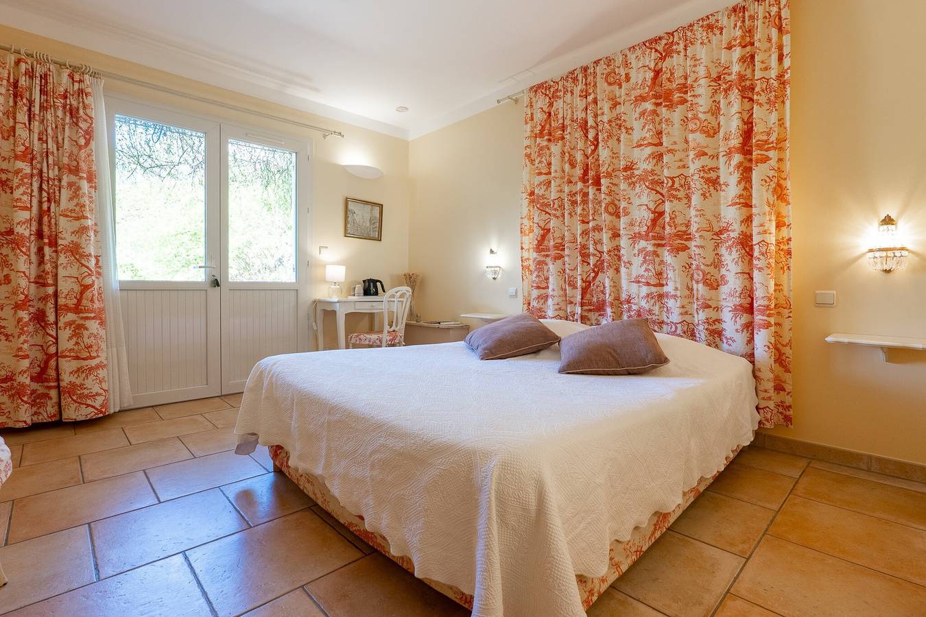 Hotell i Provence från 93 kr per natt