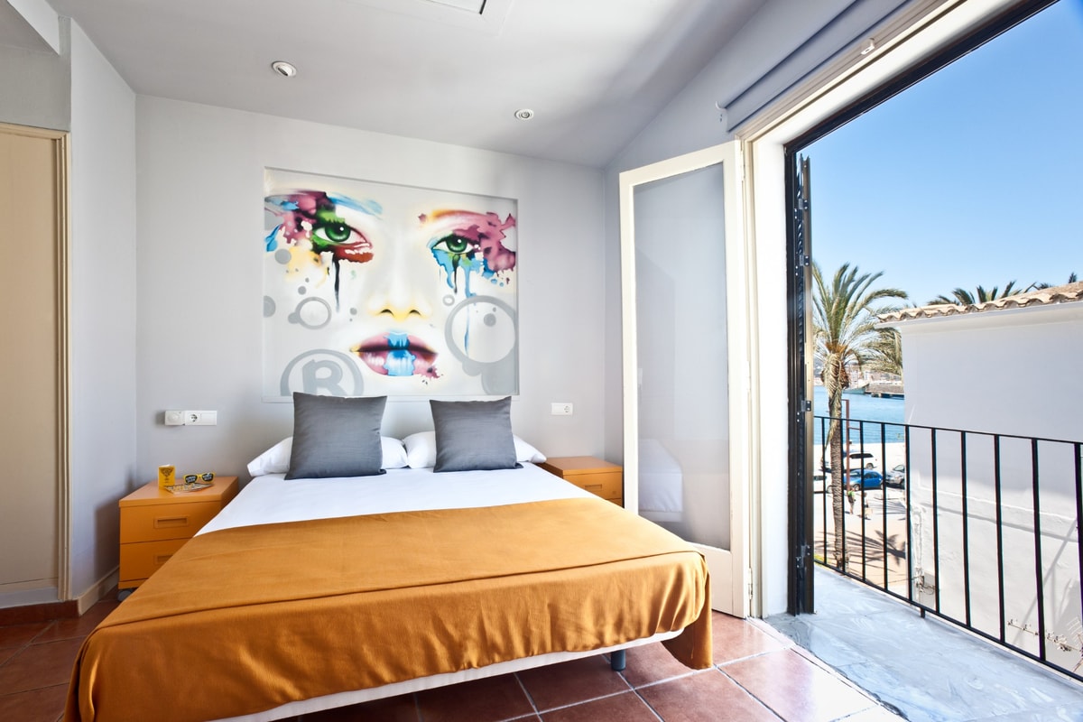 Ibiza stad, Ibiza - Ryans La Marina