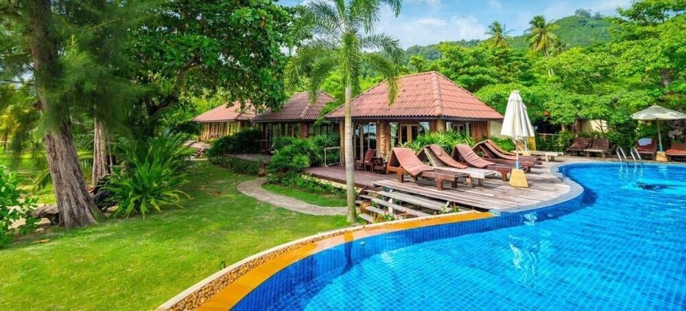 Ko Yao Noi - Thiwson Beach Resort - SHA Extra Plus