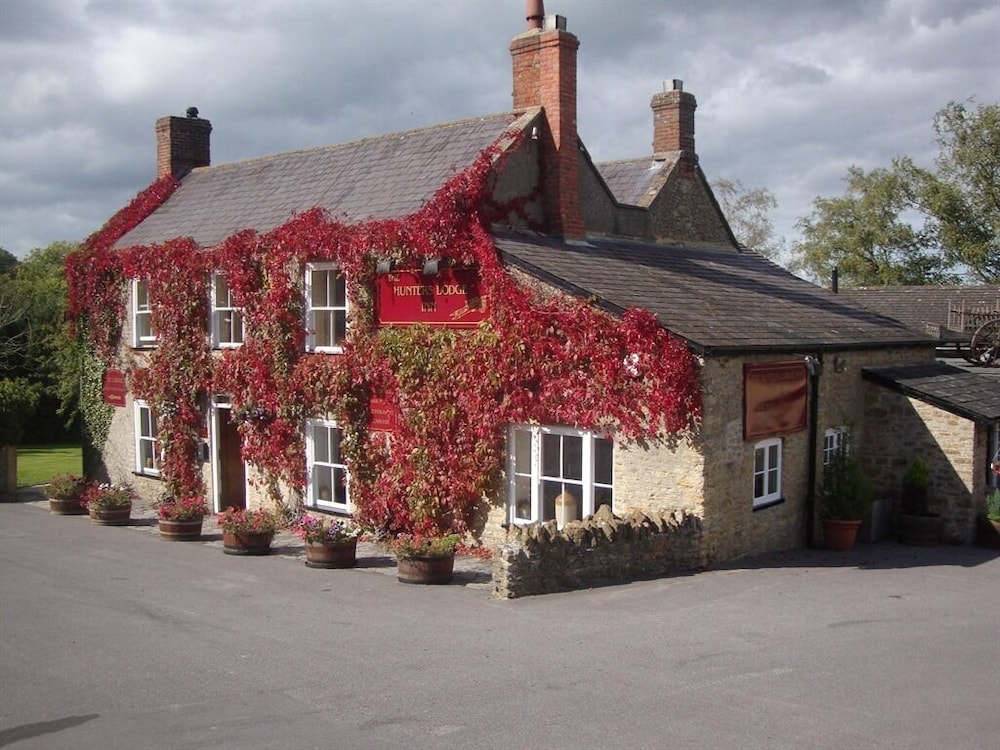Wincanton - Hunters Lodge Inn