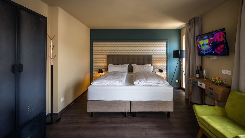 Lieser - Hotel Goldene Traube - by Neugart