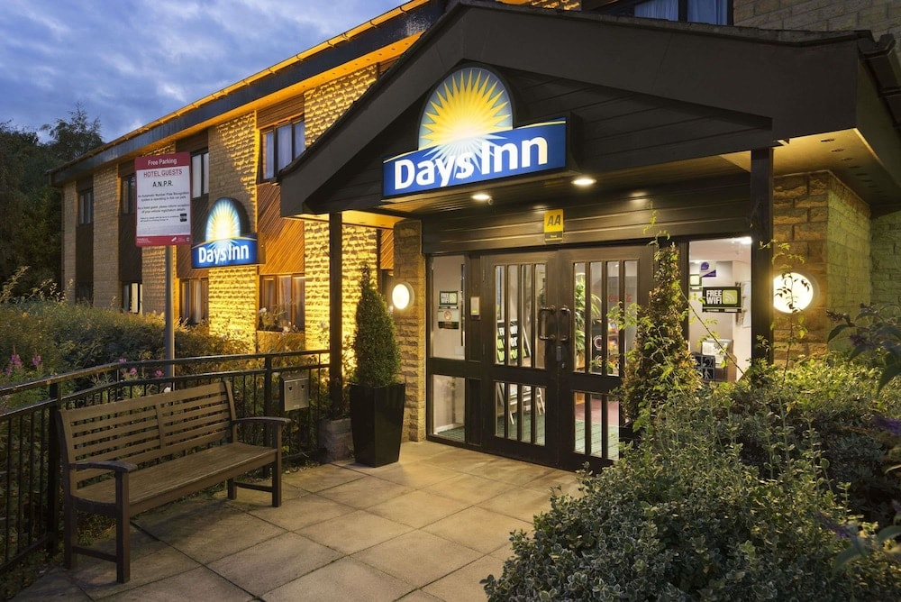 Huddersfield - Days Inn by Wyndham Bradford M62