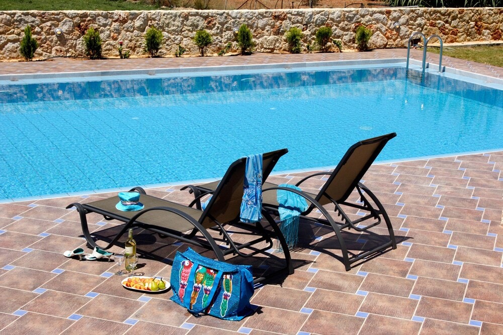 Theros Hotel