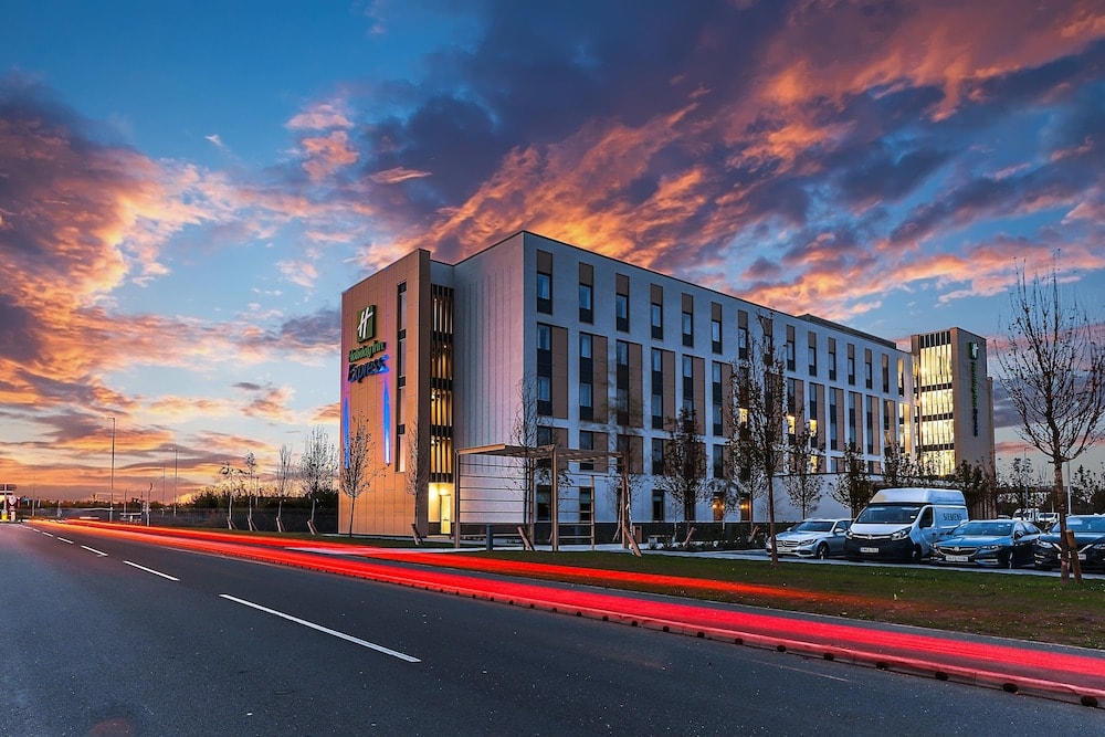 Bicester - Holiday Inn Express BICESTER by IHG