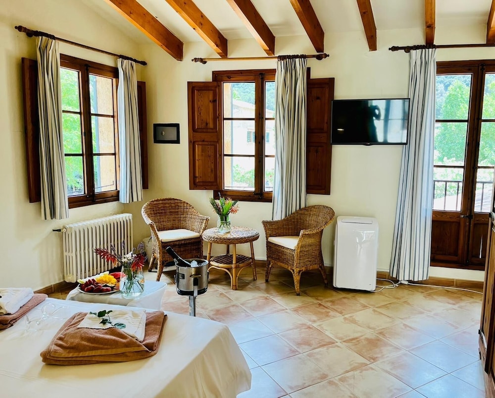 Stockholm - Sóller - Hotel Rural Nou Dalt Muntanya